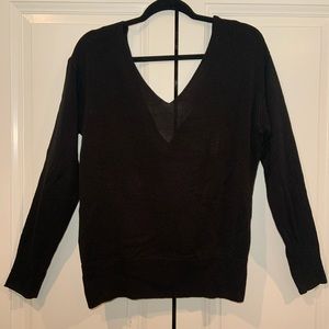 Knot open back sweater black raw cut